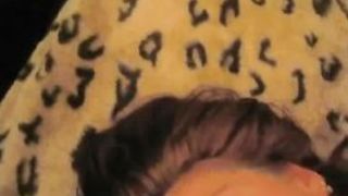 Пьяная мамаша ублажает отсосом приёмного сына и его друга