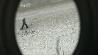 Чувак снимает молодую трахающуюся пару на скрытую камеру